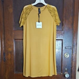 NWT Agnes & Dora Gold Lace Sleeve Mini Dress - Size M